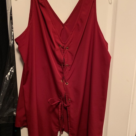 Maroon top - Picture 3 of 3